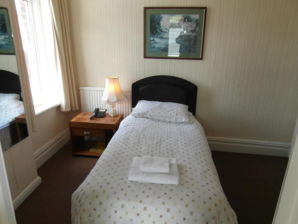 Lisdoonie Hotel Barrow-in-Furness Room photo