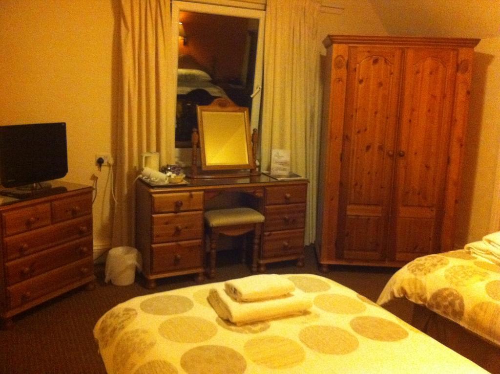 Lisdoonie Hotel Barrow-in-Furness Room photo